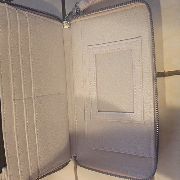 Betsy Johnson leather wallet NWOT - Picture 3 of 7